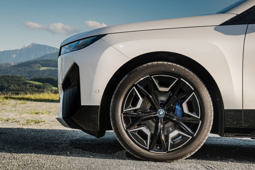 GALLERY: BMW iX xDrive50 Sport in Mineral White and Sophisto Grey – live photos of all-electric SUV 1352778