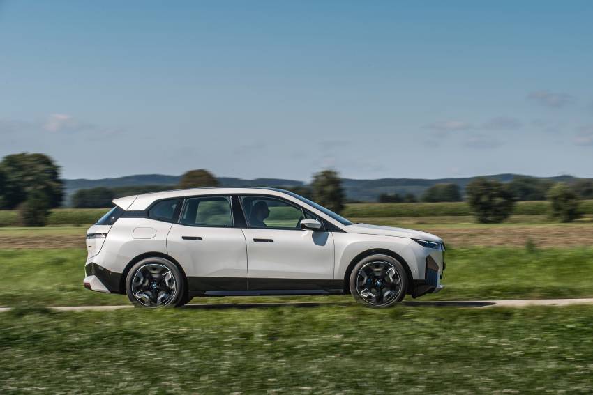 GALLERY: BMW iX xDrive50 Sport in Mineral White and Sophisto Grey – live photos of all-electric SUV 1352750