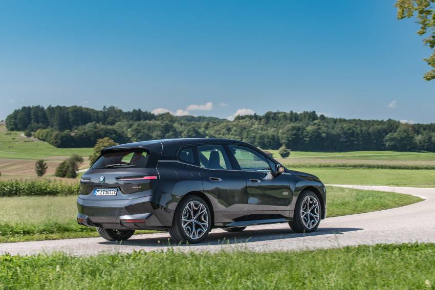 GALLERY: BMW iX xDrive50 Sport in Mineral White and Sophisto Grey – live photos of all-electric SUV 1352812