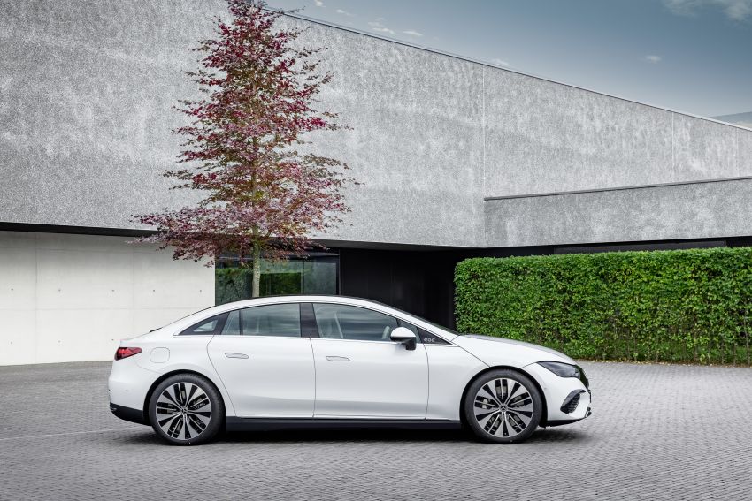 Mercedes-Benz EQE revealed – electric E-Class equivalent is a smaller EQS with 292 PS, 660 km range 1341413