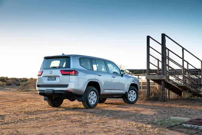 2022 Toyota Land Cruiser 300 in Australia – fr RM274k 1355674