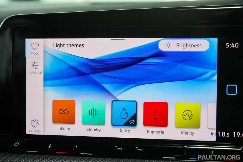 2022 Volkswagen Golf GTI and R-Line Mk8 in Malaysia 1396651