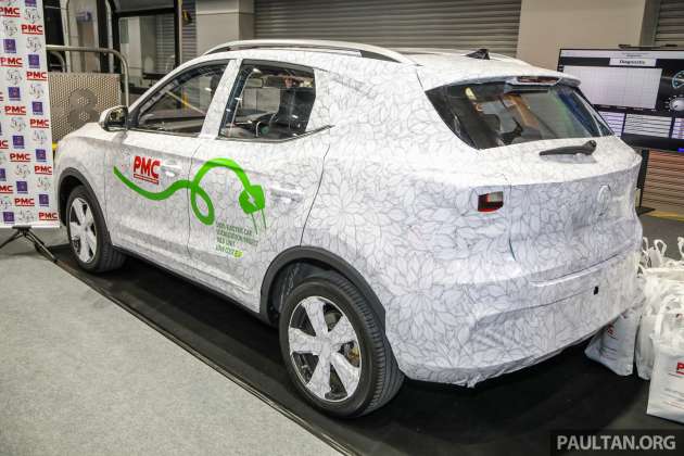 MG ZS EV dalam pelekat samaran di ruang pamer PMC di TPB 2030 — akan di’rebadge’ untuk pasaran M’sia?