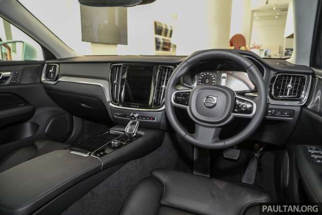 2022 Volvo V60 Recharge T8 Inscription in Malaysian showroom – plug-in hybrid wagon priced at RM287k