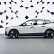 BMW iX Flow – magic wrap changes colour on demand