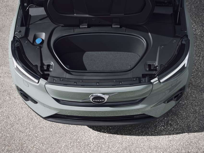 Volvo XC40 facelift revealed with C40 face; C40 EV also gets new single-motor variant with 434 km range 1428693