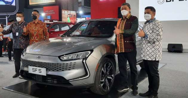 Dongfeng Seres 5 makes its debut at IIMS 2022 – EV crossover with range extender; up to 1,000 km range