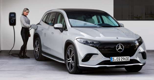 Mercedes-Benz EQS SUV debuts – 3-row EV with up to 660 km range, 544 PS, 858 Nm; MBUX Hyperscreen