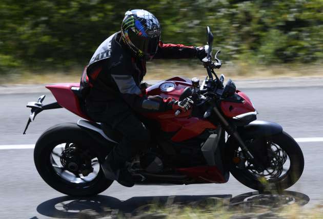 FIRST LOOK: 2022 Ducati Streetfighter V2, RM101,900