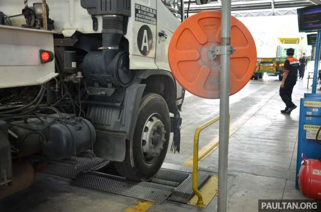 Lorries can use different tyre types but must match approved size, no need for same tyre type – Puspakom