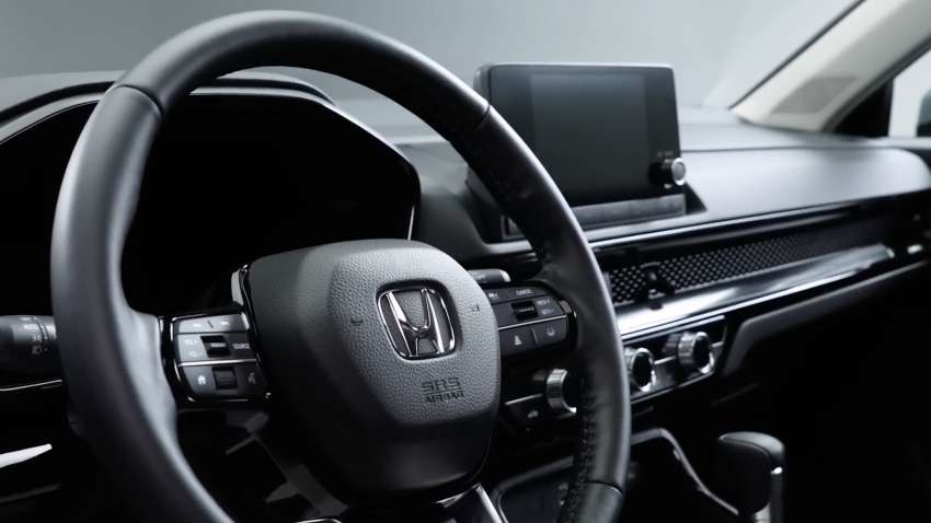 2023 Honda CR-V given a video walk-around tour 1510521