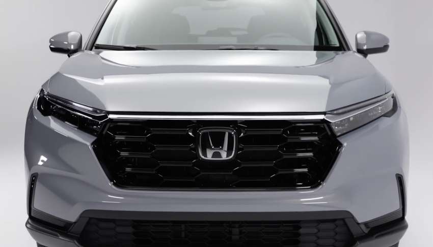 2023 Honda CR-V given a video walk-around tour 1510524