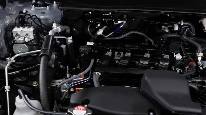 2023 Honda CR-V given a video walk-around tour 1510505