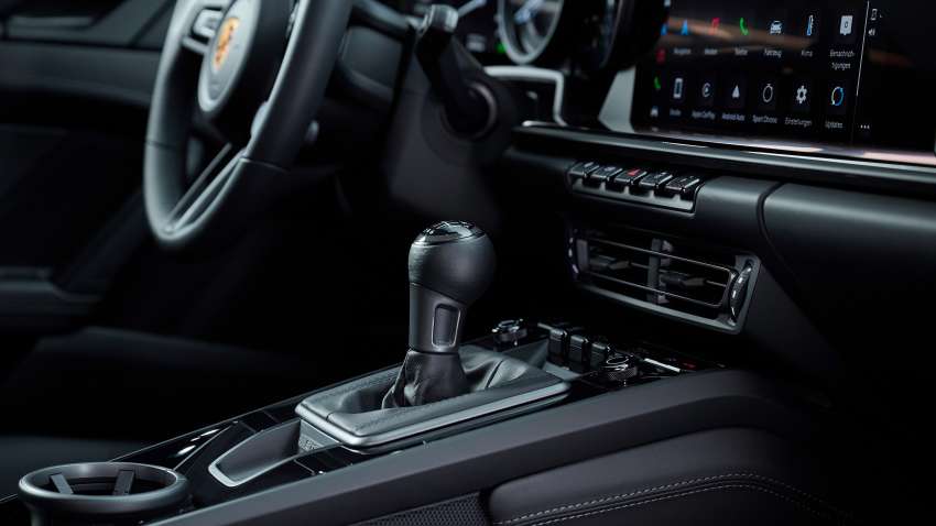 992 Porsche 911 Carrera T debuts – 35 kg lighter than base Carrera; 385 PS; 7-speed manual or 8-speed PDK 1531503