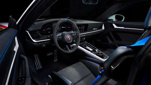 Porsche 911 Dakar – kereta rali jalan raya hanya 2,500 unit, suspensi dan tayar off-road, 480 PS/570 Nm