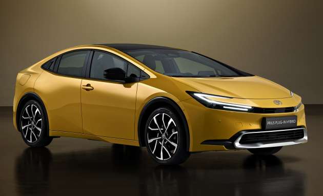 2023 Toyota Prius PHEV details – 69 km EV range, 13.6 kWh battery, solar roof returns 8 km range per day