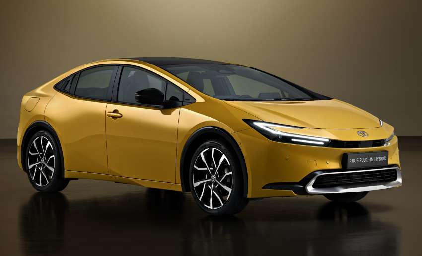 2023 Toyota Prius PHEV details – 69 km EV range, 13.6 kWh battery, solar roof returns 8 km range per day 1552962