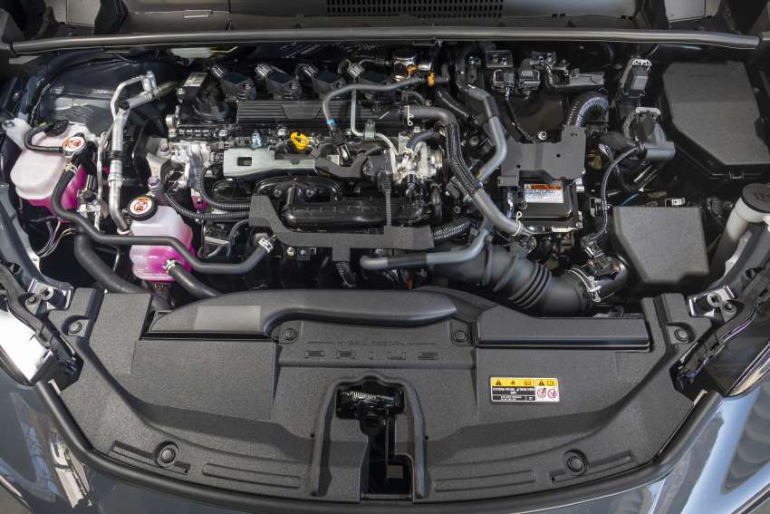 2023 Toyota Prius 1.8 and 2.0 hybrid launched in Japan 1565444