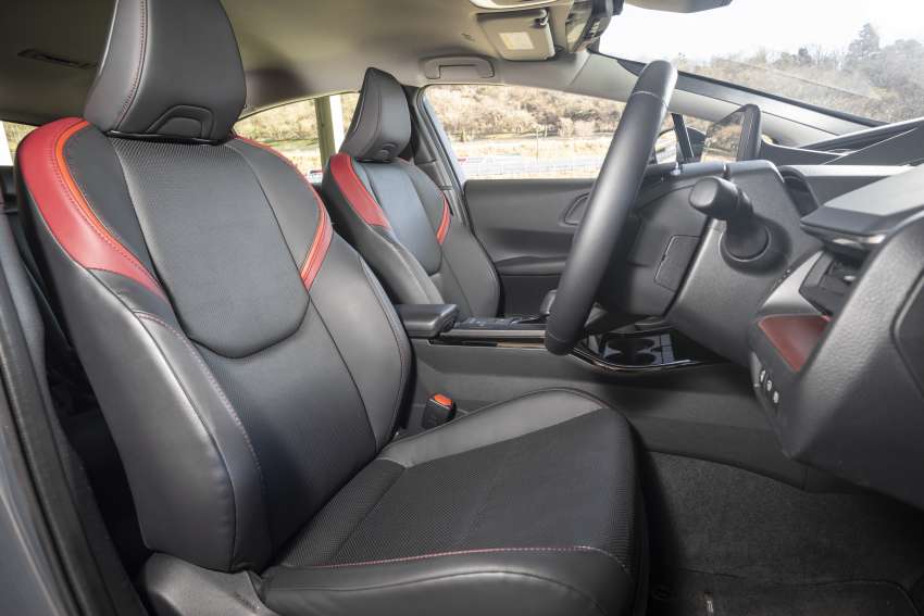 2023 Toyota Prius 1.8 and 2.0 hybrid launched in Japan 1565447