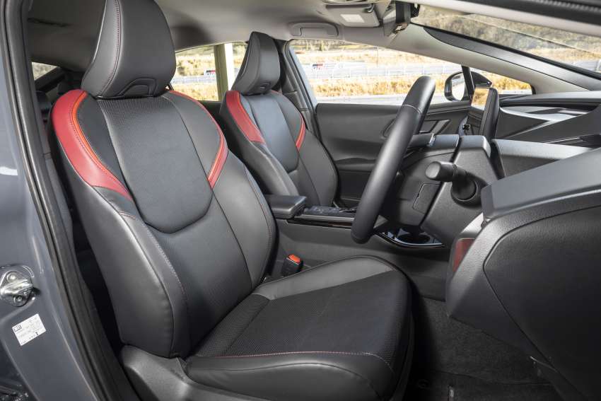 2023 Toyota Prius 1.8 and 2.0 hybrid launched in Japan 1565448