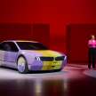 BMW i Vision Dee debuts at CES – colour-changing EV concept with massive HUD; previews the Neue Klasse