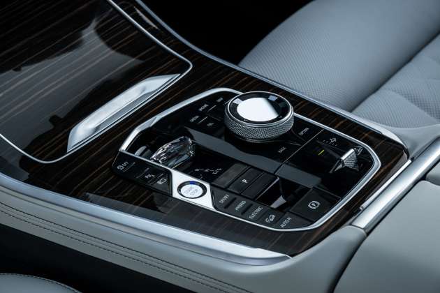 2023 BMW X5 facelift – G05 LCI gets refined styling, Curved Display, more powerful PHEV, 48-volt tech