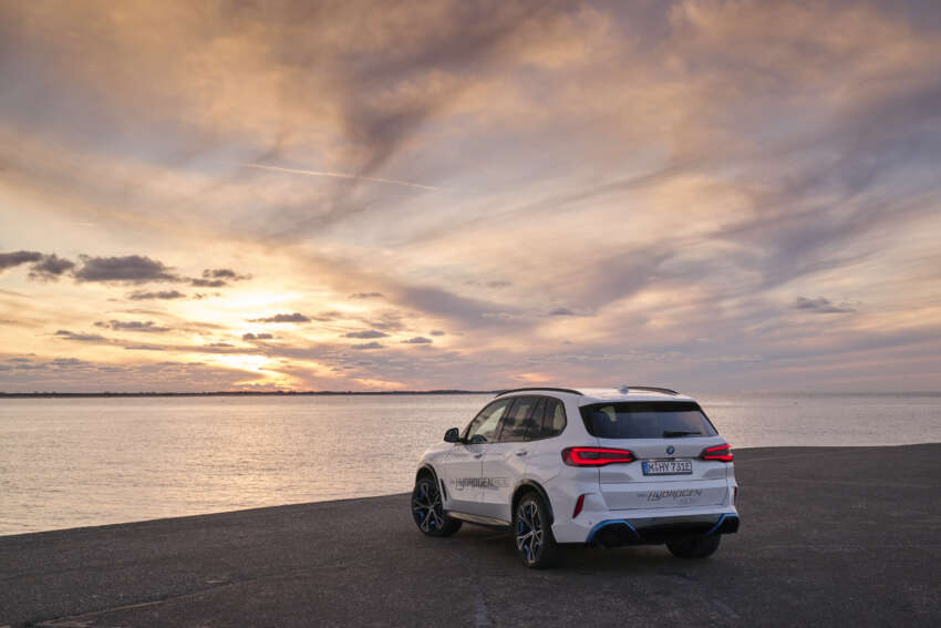 BMW iX5 Hydrogen has 401 hp power, 504 km range 1581877