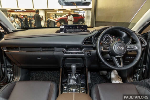 Mazda CX-30 2023 dilancarkan di Malaysia – CKD, empat varian enjin 2.0L petrol; RM128k-RM156k