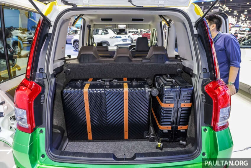 Bangkok 2023: Toyota Thai Taxi – liquefied petroleum gas hybrid concept based on JPN Taxi with local livery 1595333