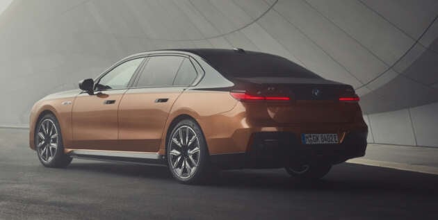 BMW i7 M70 – M electric limo hits 100 km/h in 3.7s