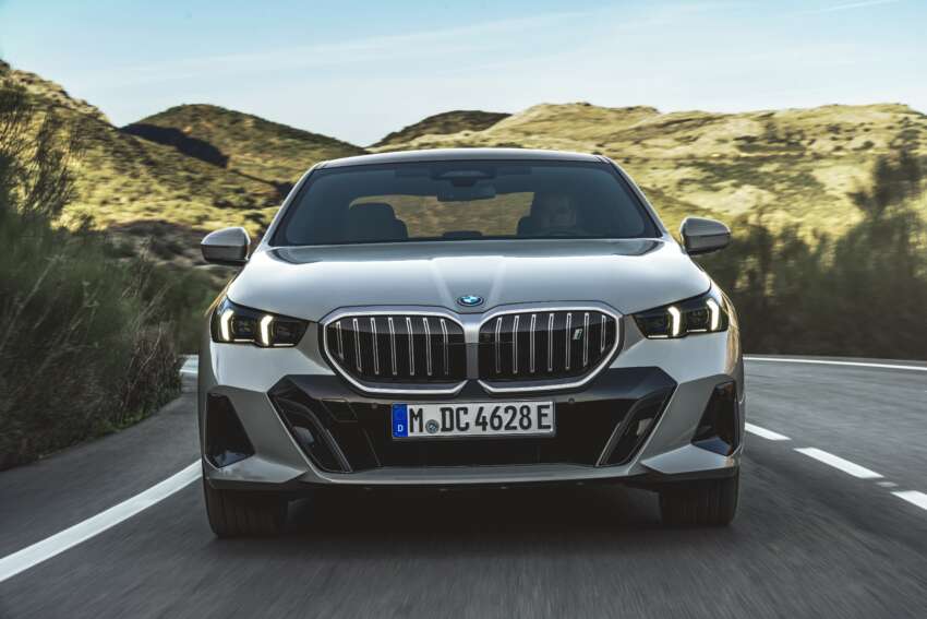 BMW i5 and 2024 BMW 5 Series G60 – M60 xDrive with up to 601 hp; AirConsole brings in-car gaming 1617726