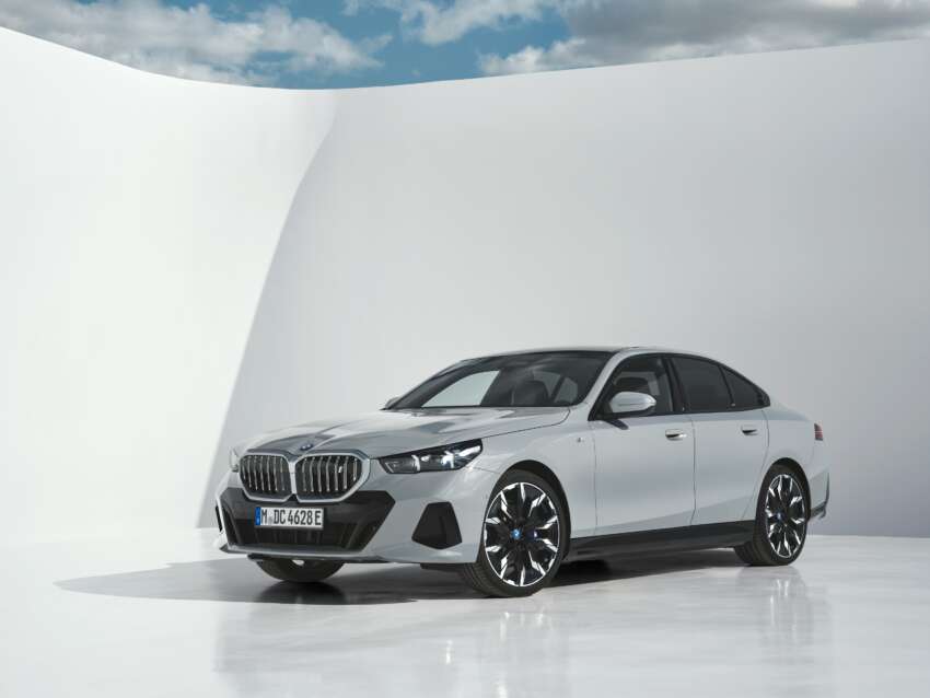 BMW i5 and 2024 BMW 5 Series G60 – M60 xDrive with up to 601 hp; AirConsole brings in-car gaming 1617746