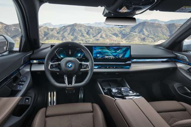 BMW 5 Series G60 vs G30 – the new, larger sedan vs the previous generation – which design do you prefer?