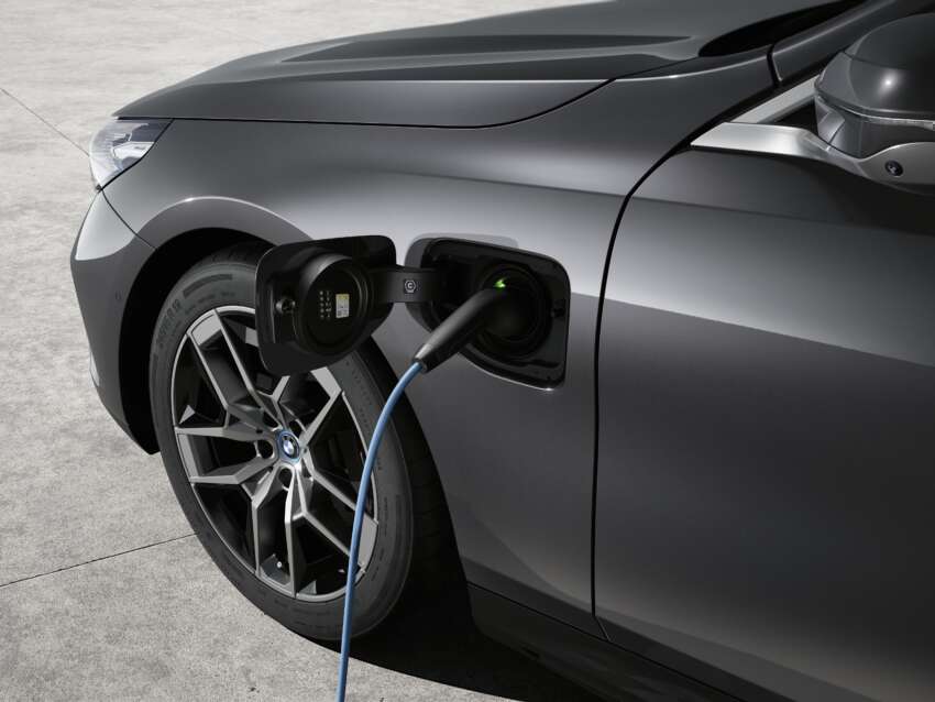 BMW i5 and 2024 BMW 5 Series G60 – M60 xDrive with up to 601 hp; AirConsole brings in-car gaming 1617610