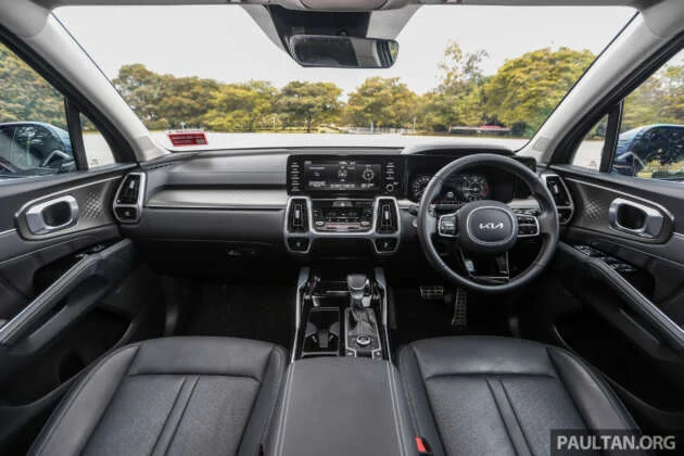 PANDU UJI: Kia Sorento 2023 — 2.5G AWD petrol atau 2.2D AWD diesel lagi cekap? Harga mahal sangat?