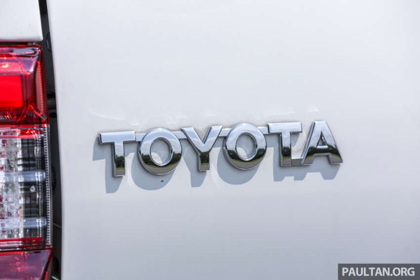 2023 Toyota Hilux GR Sport in Malaysia – sporty pick-up truck with bodykit, monotube dampers; fr RM169k 1658441