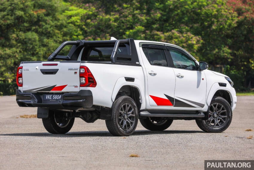 2023 Toyota Hilux GR Sport in Malaysia – sporty pick-up truck with bodykit, monotube dampers; fr RM169k 1658411