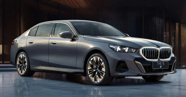 2024 BMW 5 Series and i5 for China market comes with an extended wheelbase and 31.3-inch theatre screen