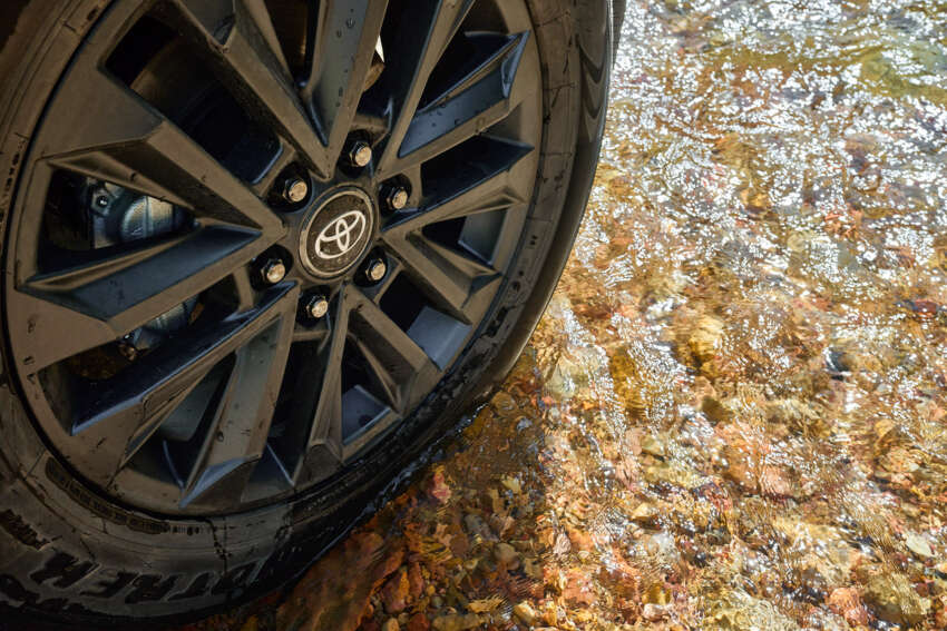 2024 Toyota Land Cruiser Prado debuts – 250 Series built on TNGA; 2.4L turbo, 2.8L diesel, 2.7L NA, hybrids 1650182