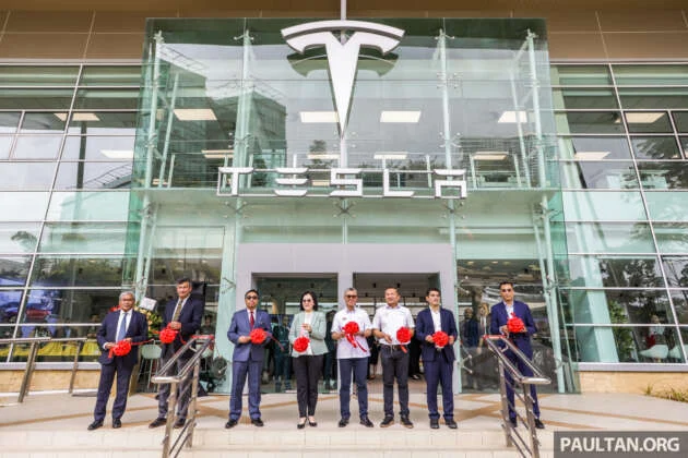 Pengalaman beli kereta Tesla di M’sia — tiada SA, urusan bank dan JPJ sendiri; sebuah sorotan