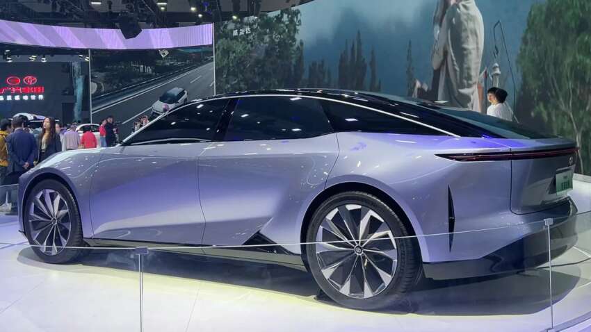 Toyota unveils Comfortable Space sedan, Enjoyable Space concept EVs at 2023 Guangzhou Auto Show 1698774
