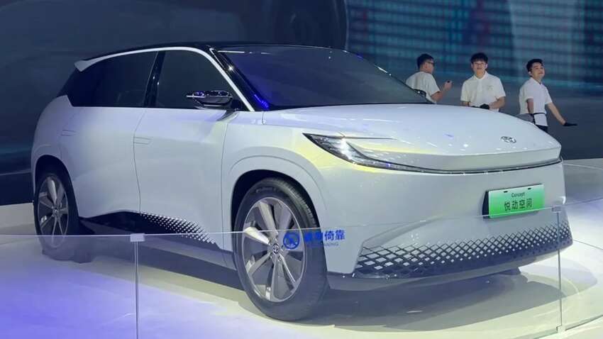 Toyota unveils Comfortable Space sedan, Enjoyable Space concept EVs at 2023 Guangzhou Auto Show 1698775