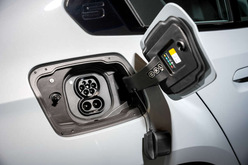 2024 BMW i5 launched in Malaysia – G60 5 Series EV debuts with eDrive40 variant, 340 hp, 582 km; RM420k 1691185