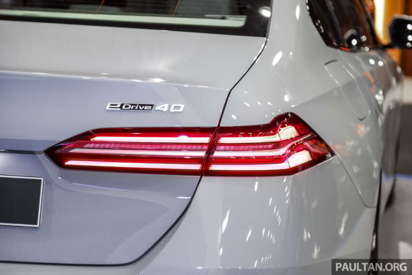 2024 BMW i5 launched in Malaysia – G60 5 Series EV debuts with eDrive40 variant, 340 hp, 582 km; RM420k 1691935