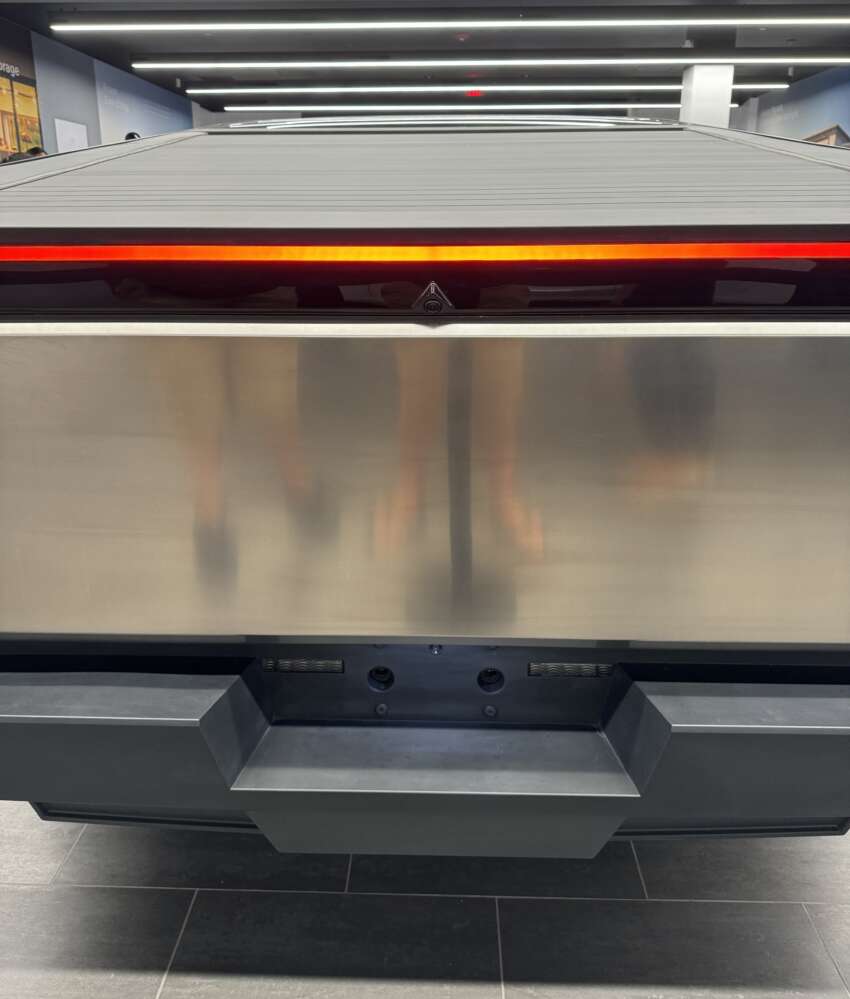 Tesla Cybertruck hits showrooms ahead of launch 1700435