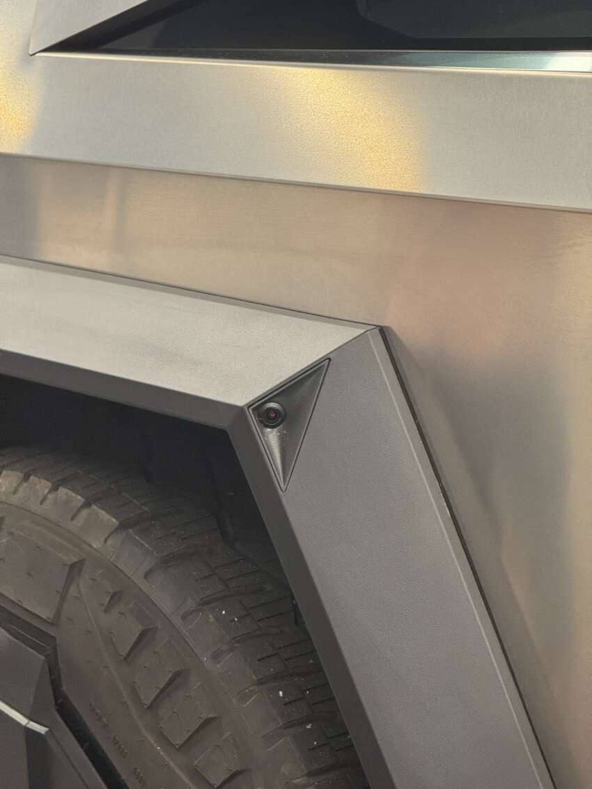 Tesla Cybertruck hits showrooms ahead of launch 1700438