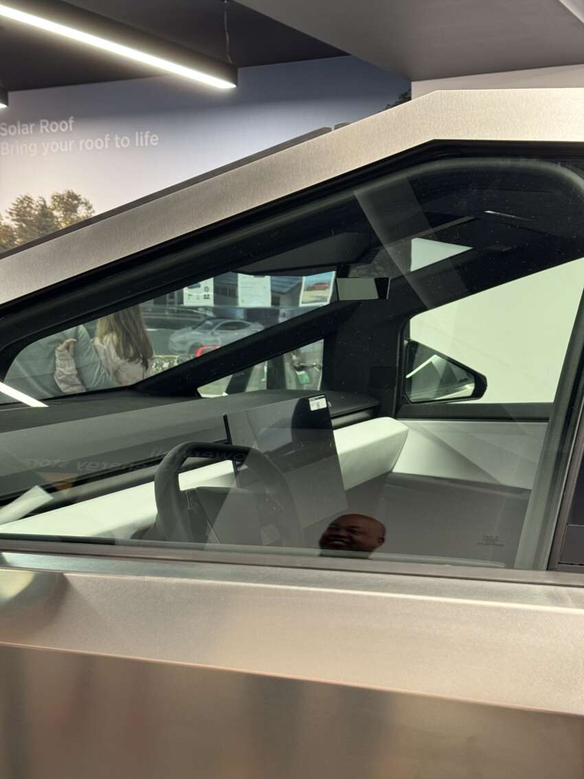 Tesla Cybertruck hits showrooms ahead of launch 1700440