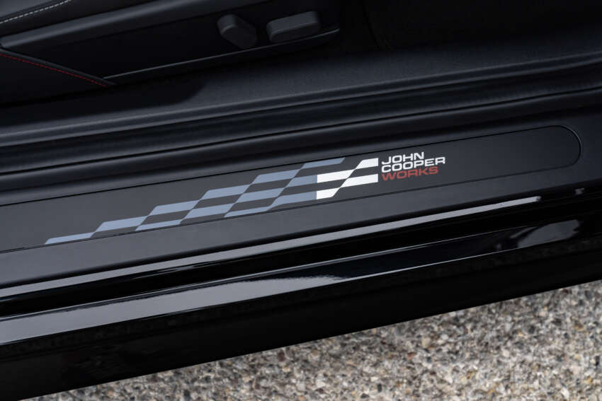2024 MINI Cooper SE EV gets John Cooper Works Trim package – sportier look but no performance gains 1703959