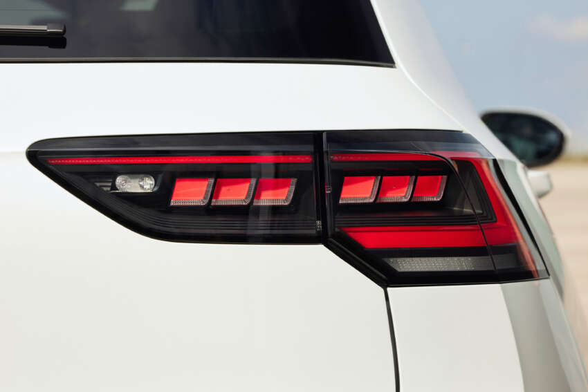 2024 Volkswagen Golf Mk8.5 facelift debuts – styling tweaks, physical buttons, GTE and GTI get more power 1719331
