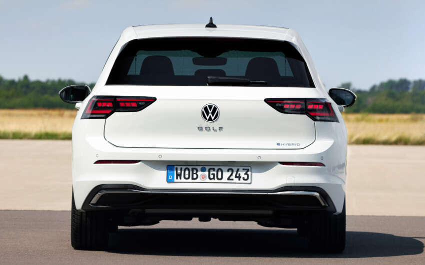 2024 Volkswagen Golf Mk8.5 facelift debuts – styling tweaks, physical buttons, GTE and GTI get more power 1719324